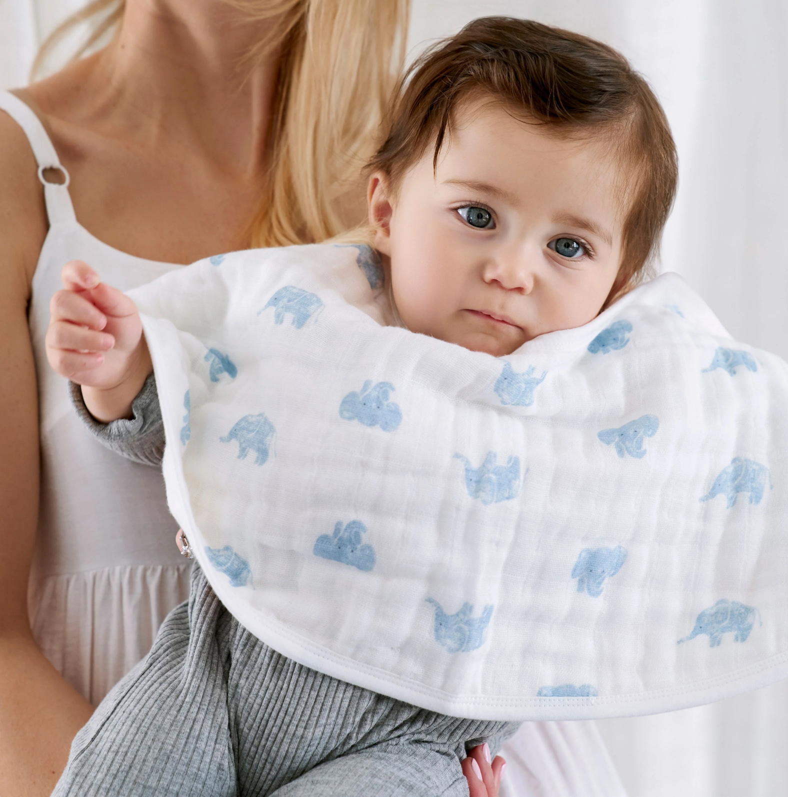 2pk ORGANIC muslin burpy bibs - animal kingdom