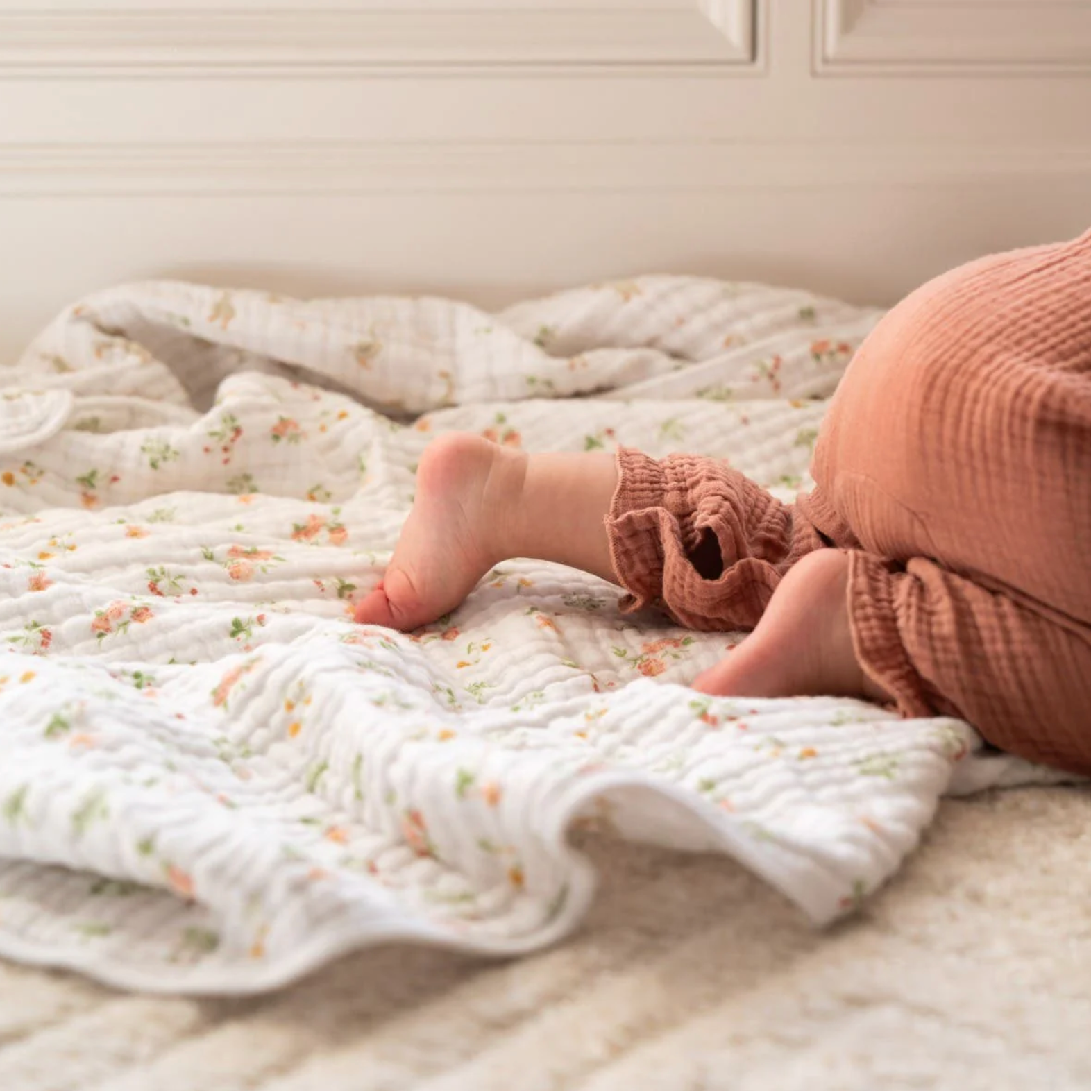 1pk classic muslin dream blanket - country floral